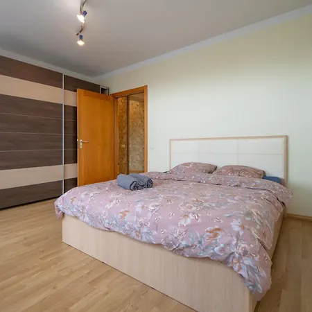 Street, Quite Center, 2br * Рига